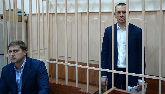 Адвокат: СК не сообщил защите Захарченко о пропаже части изъятых денег