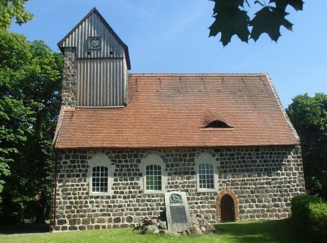 Церковь XI века, где хранится гроб с телом рыцаря фон Кальбуца 