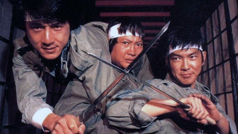Знаменитая троица Саммо Хун, Джеки Чан и Юэнь Бяо. Они познакомилась в Академии.