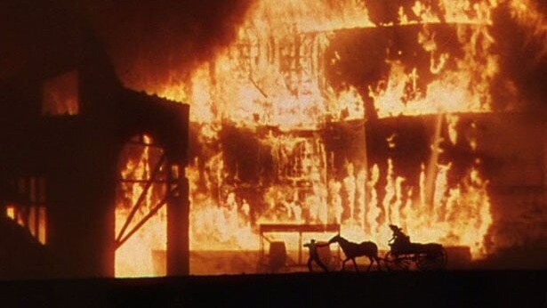 4 – Сцена горящей Атланты в фильме «Унесенные ветром» была создана на студии MGM путём поджога старых декораций.