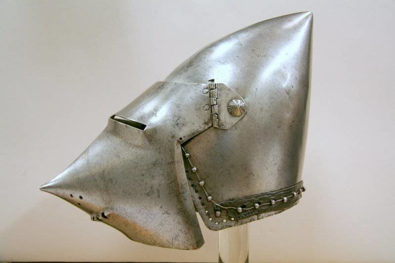 История боевых шлемов в Западной Европе: от раннего средневековья до раннего Нового времени