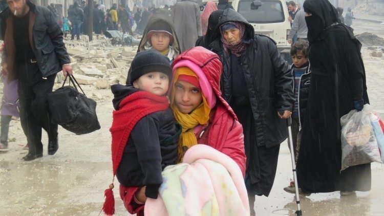 Россия помогает сирийцам, выходящим из провинции Идлиб