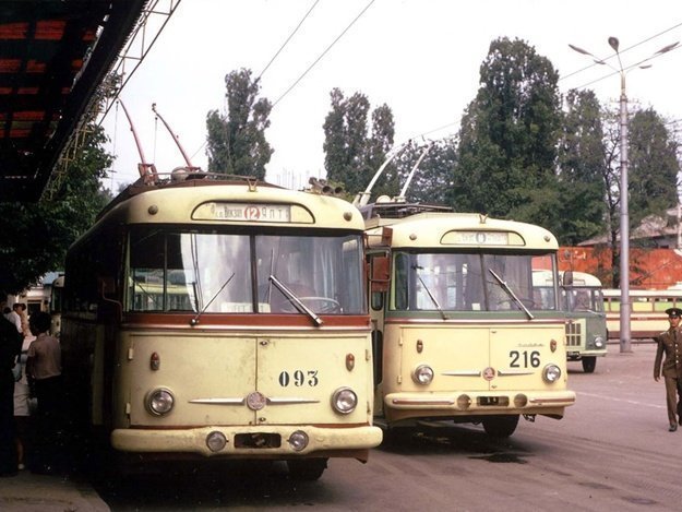 Старые ялтинские троллейбусы