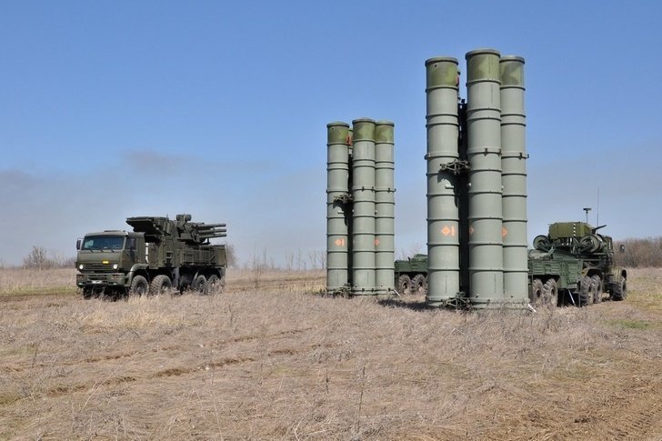 Расчеты С-300 заступили на боевое дежурство в Ростовской области