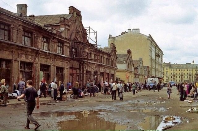Улица Ефимова в Питере. Год 1998.