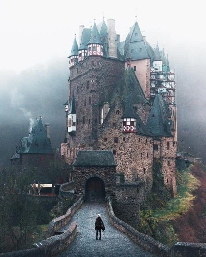 Германия, замок Эльц