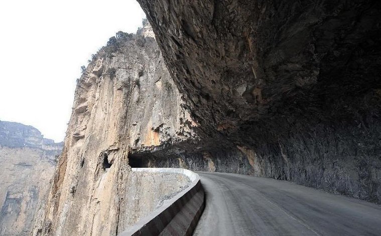 Невероятные тоннели - страшные и опасные. Вы только посмотрите на это!
