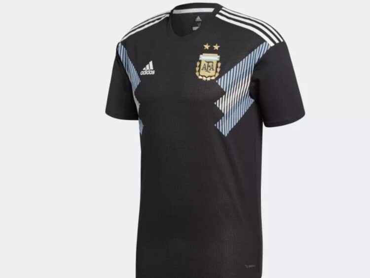 Выездная форма сборной Аргентины