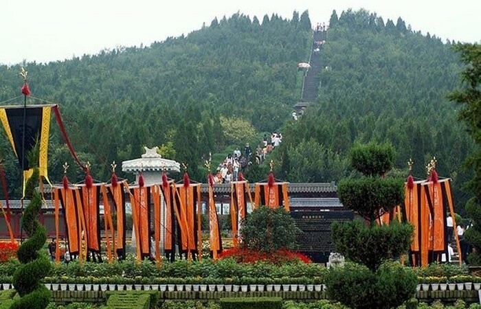 Могила первого императора Китая