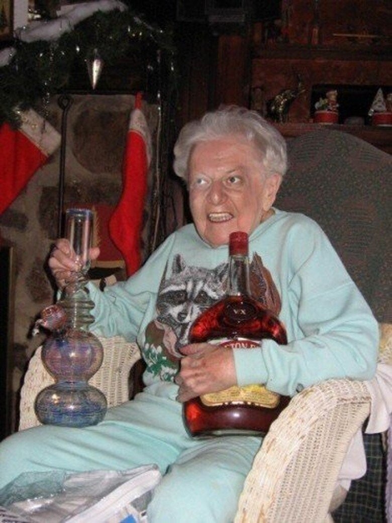 Ну и конечно же многие бабуськи не прочь выпить.