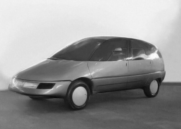 НАМИ "Охта". Проект "Охта" разработали в ленинградском отделении НАМИ и построили один экземпляр в 1987 году. Это 7-местный автомобиль с потрясающей возможностью трансформации салона. 