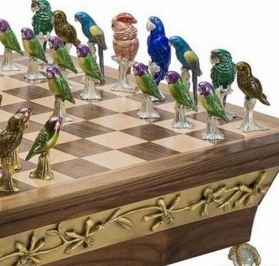 Шахматы "Попугаи"