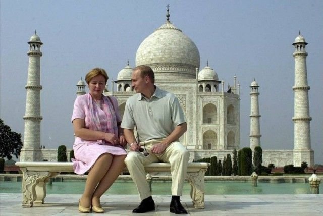 Президент России Владимир Путин со своей женой Людмилой во время своего визита в Индию, октябрь 2000 года, Агра
