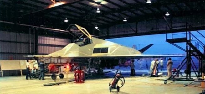 Первый F-117 в 1983 году.