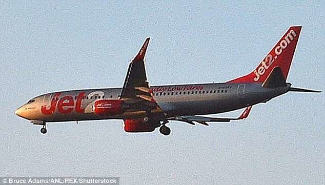 Пассажир взорвал секс-куклу в самолете на Ибицу