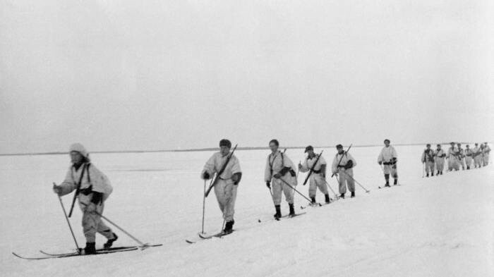 Финские лыжники.
