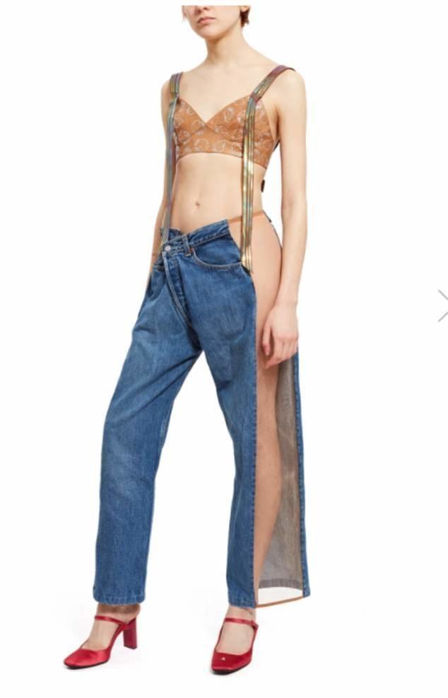 В продаже появились новомодные джинсы с прозрачными вставками по бокам, которые носят без белья