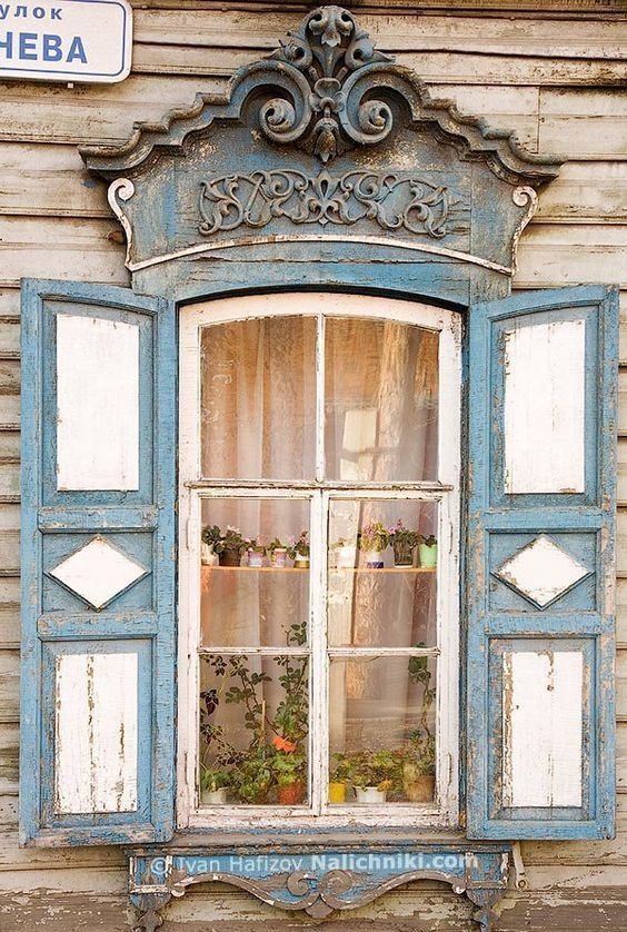 Завораживающий фотопроект  "Старые окна"
