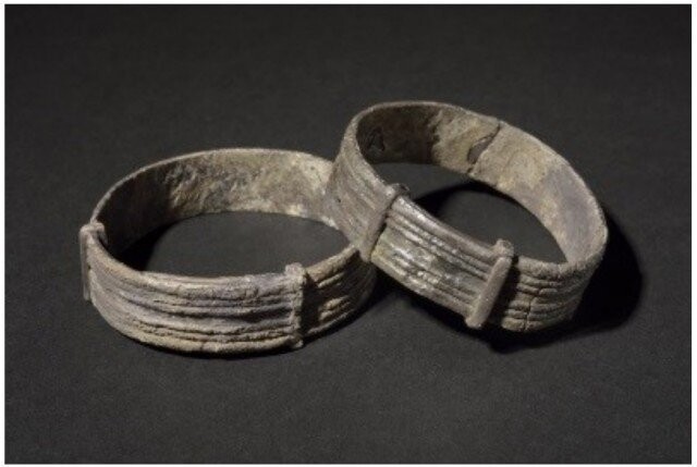 Мужские серебряные браслеты, но вот это уже совершенно точно не просто украшения!   Это armilla (множественное число armillae ) – наградные браслеты легионера. 