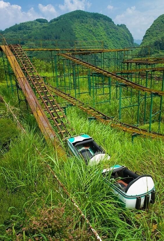 Заброшенные развлекательные парки. Развлекательный парк в провинции Хубэй (Китай)