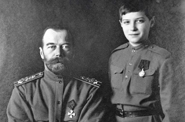 Николай II и Алексей Николаевич (Романов)