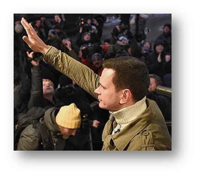 Илья Яшин по части самопиара даст фору даже скандальному художнику Павленскому