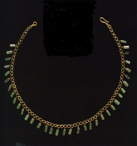 Золотое ожерелье Креперии с сапфирами 
