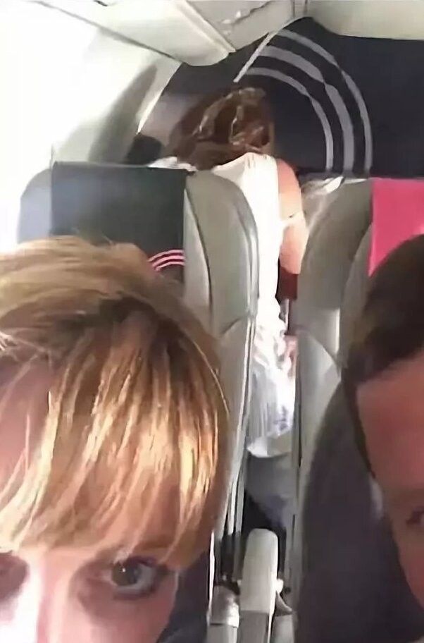 Парочка занялась любовными утехами прямо на борту самолета, направлявшегося в Мексику 
