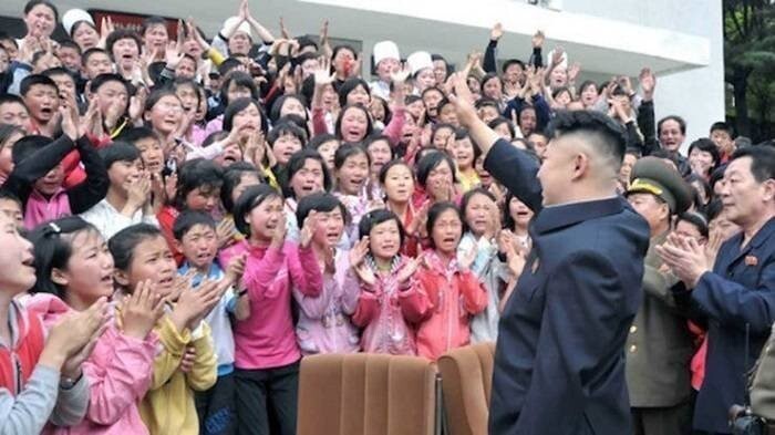Ким Чен Ын — единственный, кому можно поклоняться