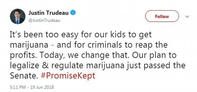 "Нашим детям было слишком легко купить марихуану, а преступникам - зарабатывать на ее сбыте. Сегодня мы меняем это. Наш план по легализации и регулированию марихуаны только что был одобрен Сенатом", - пишет премьер-министр в Twitter.