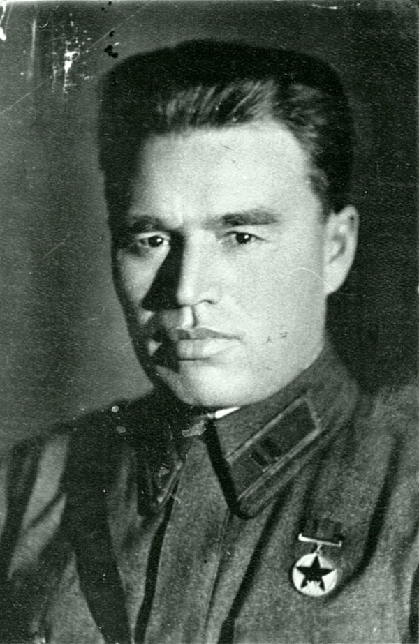 Герой обороны Брестской крепости командир 44-го стрелкового полка 42-й стрелковой дивизии майор Петр Михайлович Гаврилов (1900 — 1979).