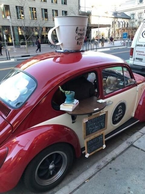 Необычная кофейня на колесах. 