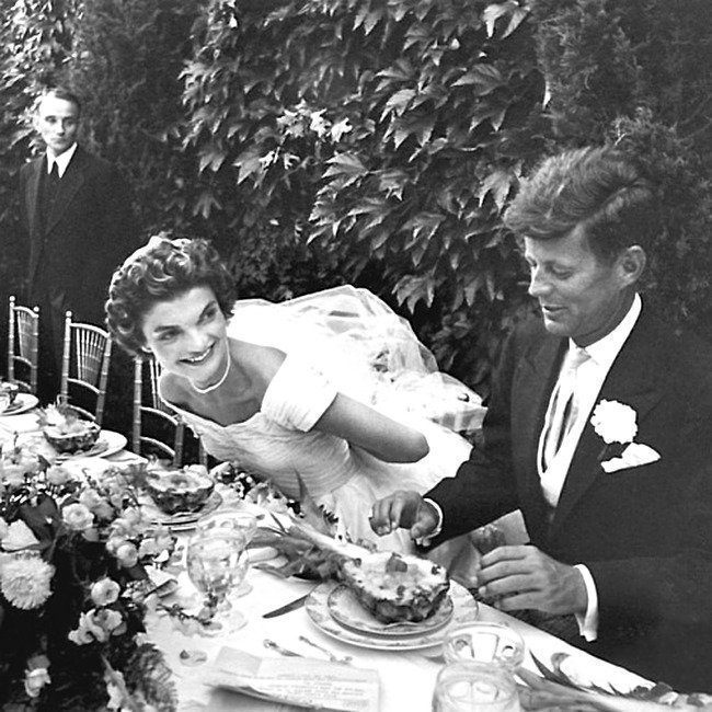 12 сентября 1953 года, Джон Ф. Кеннеди женился на Жаклин Бувьер в Ньюпорте, Род-Айленд.