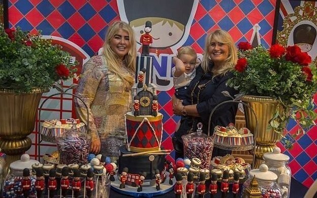 Щедрая бабуля потратила больше миллиона рублей на праздник дня рождения внука