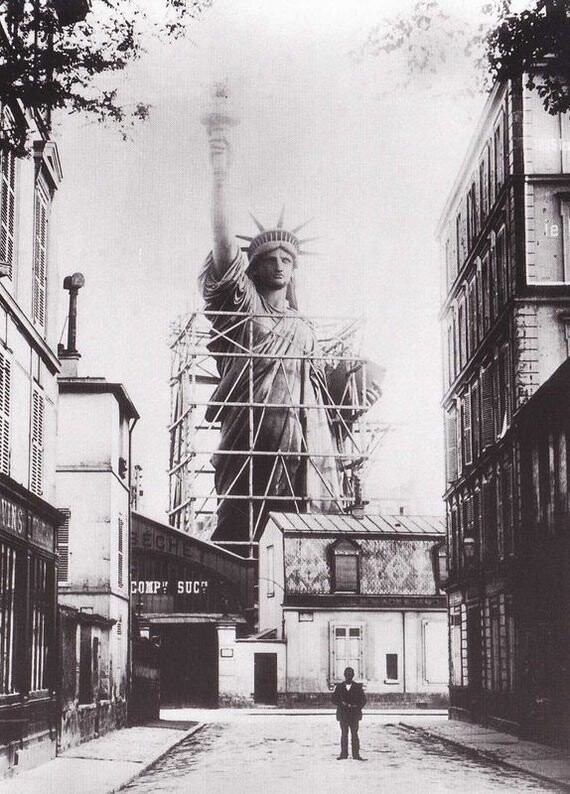 Знаменитая Статуя Свободы: символ Свободы и Независимости, символ одного из самых густонаселенных городов мира-Нью Йорк, была подарком Франции для США
