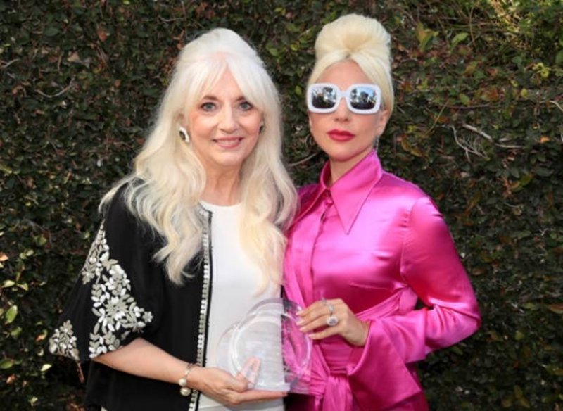 1. Леди Гага и ее мама Синтия Джерманотта