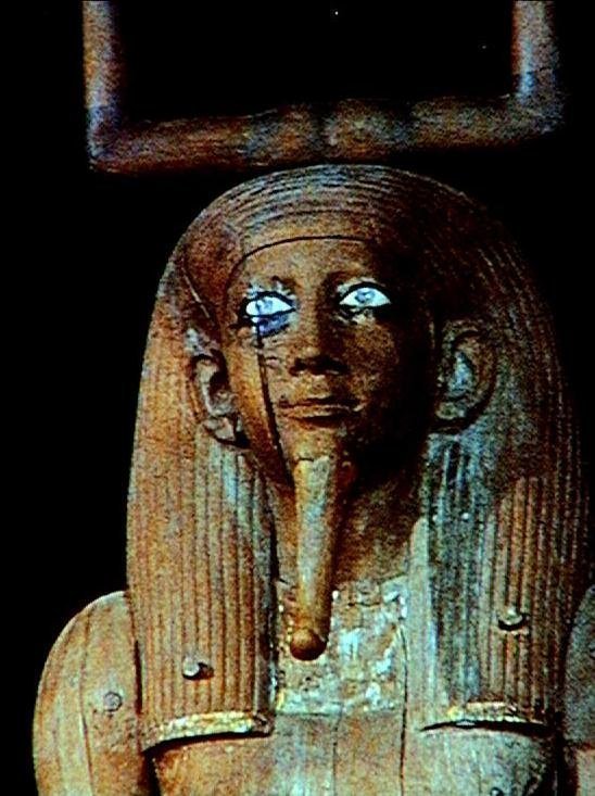 Смотрящие в вечность. откуда взялись кварцевые линзы в глазах изваяний древнего египта?