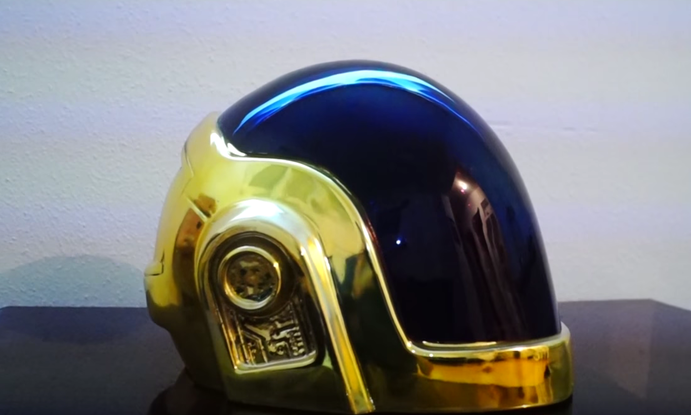 Самодельный шлем Daft Punk своими руками за 300 часов