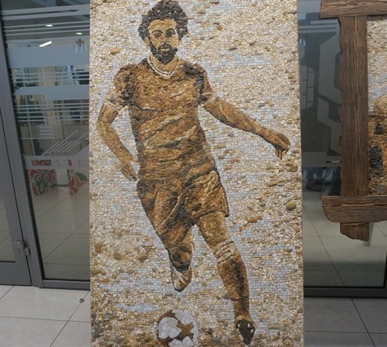 Один Месси хорошо, а два лучше: как выглядит мозаичная копия футболиста в Казани