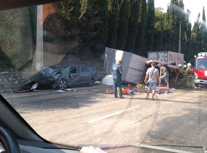 Авария дня. Восемь человек пострадали в крупной аварии