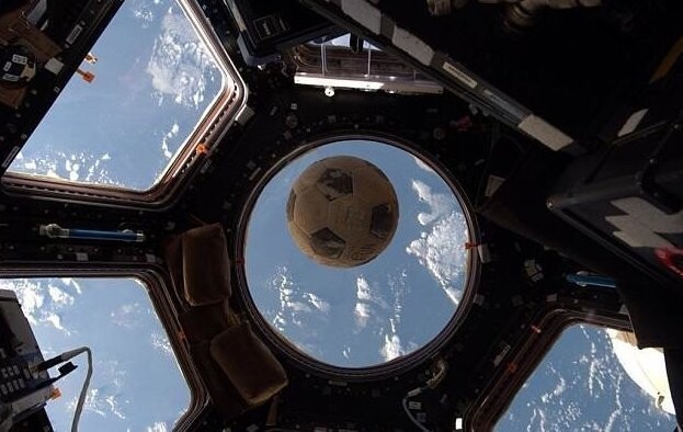 Мяч, переживший катастрофу "Челленджера", вновь побывал в космосе