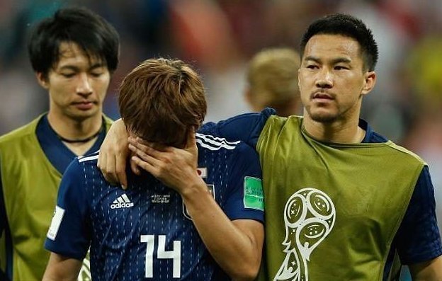 Японские футболисты убрали раздевалку и оставили записку с единственным словом "Спасибо"