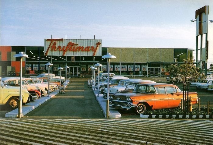 Парковка у Thriftmart, Уэст-Ковина, Калифорния, 1959 год 