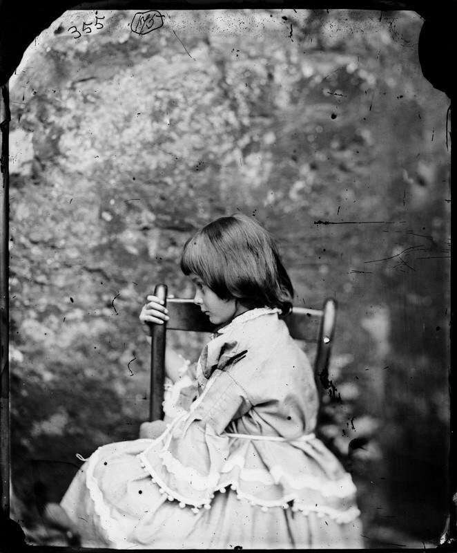 Настоящая Алиса из Страны чудес, фотография Льюиса Кэрролла, Англия, 1862 г.