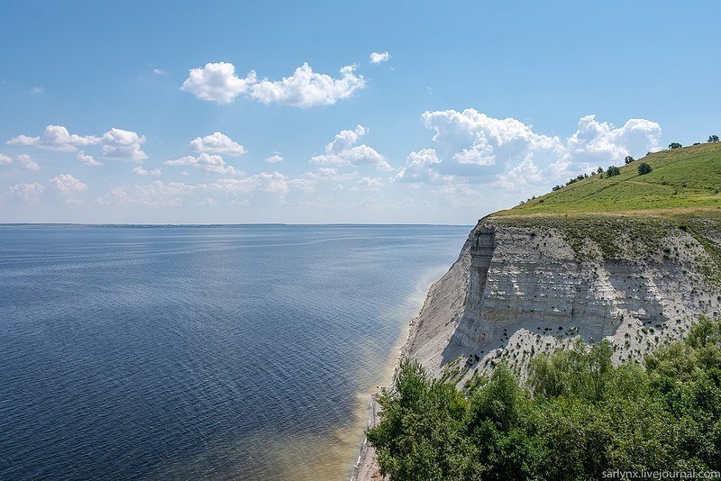 Есть на Волге утес