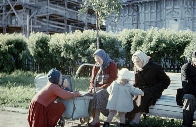 Цветные фотографии времен СССР