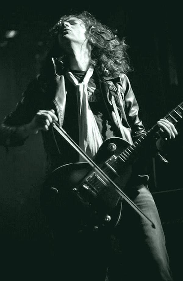 Led Zeppelin: Джимми Пейдж на сцене.