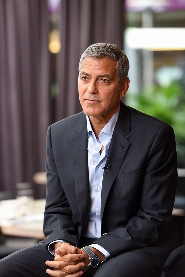 15. Джордж Клуни - до того, как стать одним из секс-символов Голливуда, сменил множество профессий. Клуни был разнорабочим на стройке, продавцом женской обуви, страховым агентом и резчиком табака.