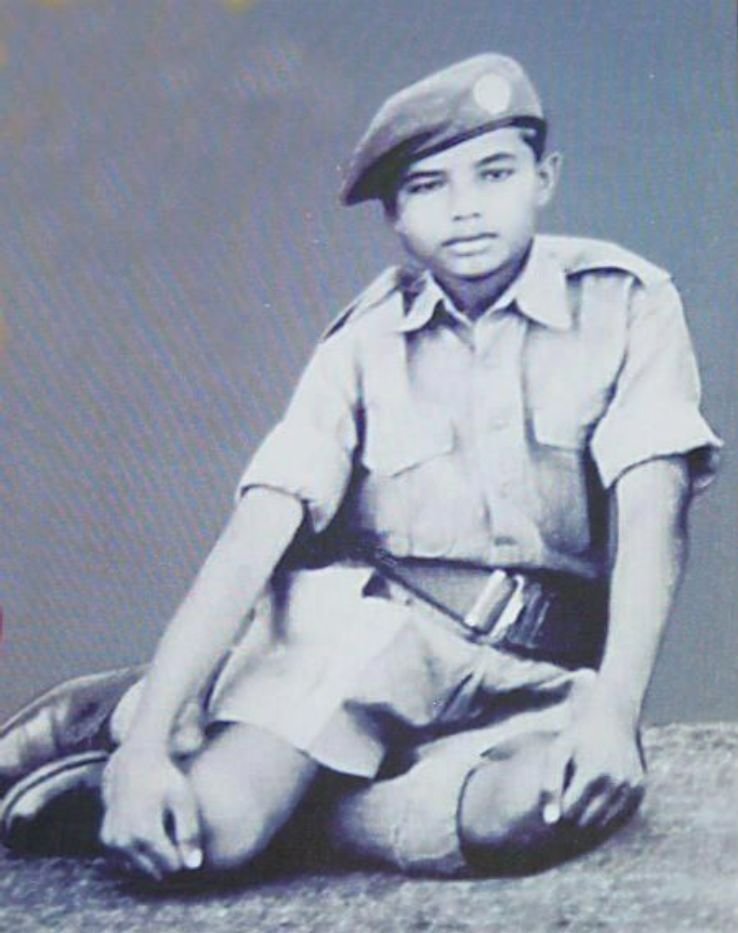 Нарендра Моди, будущий премьер-министр Индии, в юности 