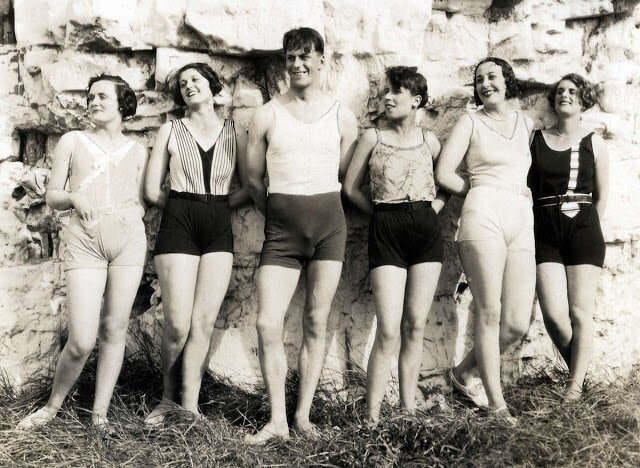 Как отрывались на пляжных вечеринках в начале XX века